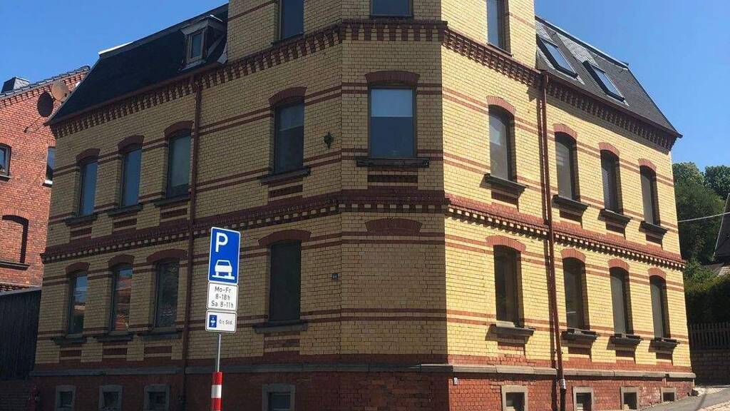 Wohnung zur Miete 260 € 2 Zimmer 59 m² EG frei ab sofort Hauptstr. 44 Lichtentanne 08115