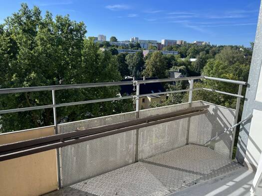 Studio zum Kauf 50.000 € 3 Zimmer 58 m² 4. Geschoss Chemnitz 09123