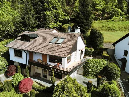 Einfamilienhaus zum Kauf 460.000 € 7 Zimmer 260 m² 692 m² Grundstück frei ab sofort Stadtgebiet Hornberg 78132