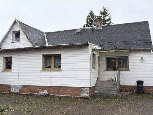 Einfamilienhaus zum Kauf 20.000 € 3,5 Zimmer 80 m² 1.003 m² Grundstück frei ab sofort Steinburg Finneland 06647