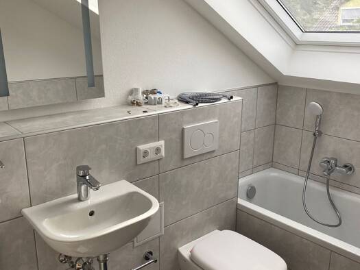 Wohnung zur Miete 500 € 2 Zimmer 42 m² Geschoss 1/3 frei ab sofort Danziger Straße 19 Bestenheid Wertheim 97877