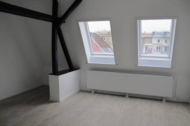 Wohnung zur Miete 950 € 3 Zimmer 70 m² Dachgeschoss, 4. Geschoss Südfriedhof Bezirk 5 Kiel 24114