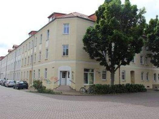 Wohnung zur Miete 590 € 4 Zimmer 90,8 m² frei ab sofort Hebbelstraße 1 Innenstadt Dessau-Roßlau 06844
