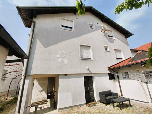 Haus zur Miete 800 € 4 Zimmer 237 m² Bronx, Varazdin Varaždin