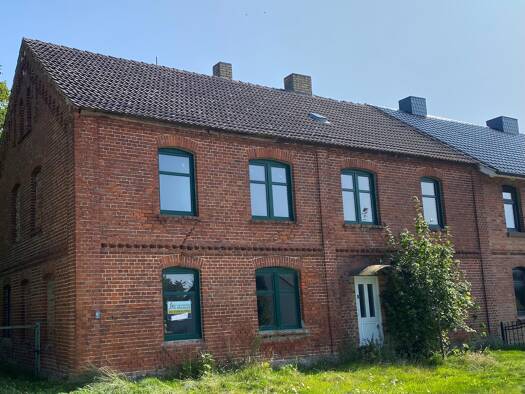 Doppelhaushälfte zum Kauf 7 Zimmer 200 m² 2.436 m² Grundstück frei ab sofort Pöglitz Gremersdorf-Buchholz 18461