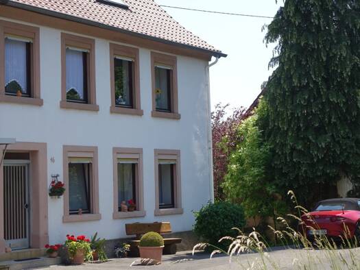 Doppelhaushälfte zum Kauf 240.000 € 9 Zimmer 180 m² 2.593 m² Grundstück Schiffweiler 66578