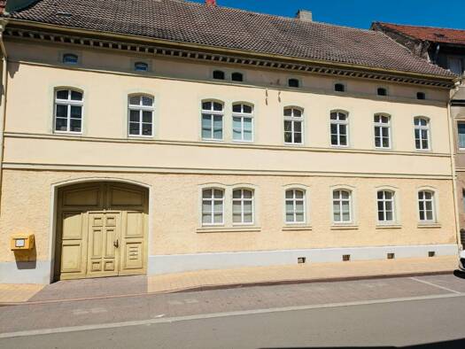Wohnung zur Miete 350 € 2 Zimmer 63 m² 1. Geschoss frei ab sofort Breite Straße 4 Allstedt 06542