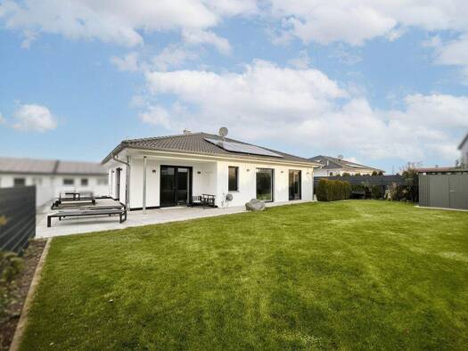 Villa zum Kauf 1.275.000 € 7 Zimmer 222 m² 581 m² Grundstück Bad Waldsee 88339