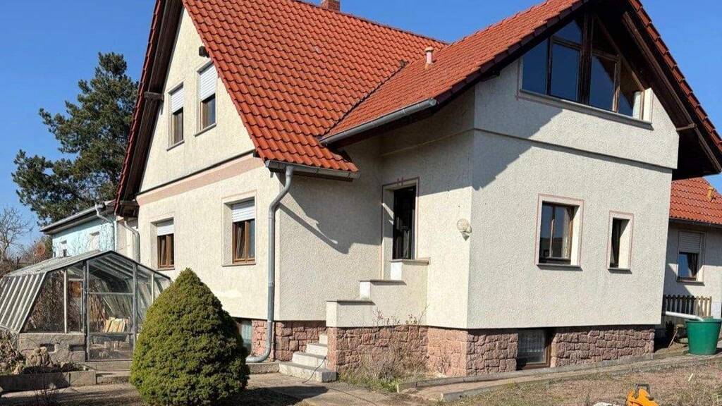 Einfamilienhaus zum Kauf 290.000 € 8 Zimmer 210 m² 854 m² Grundstück frei ab sofort Brachwitz Wettin-Löbejün 06193