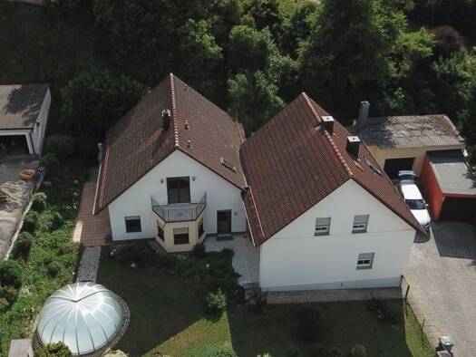 Einfamilienhaus zum Kauf 490.000 € 8 Zimmer 220 m² 700 m² Grundstück Deuerling 93180