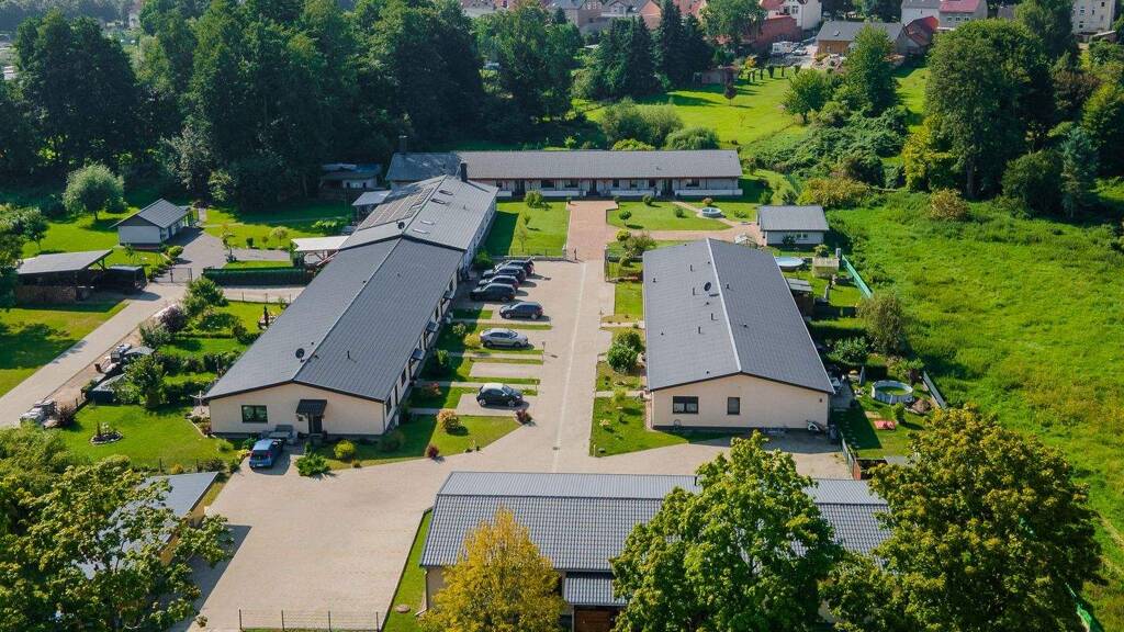 Mehrfamilienhaus zum Kauf 2.300.000 € 43 Zimmer 1.477,8 m² 9.000 m² Grundstück Falkenberg/Mark Falkenberg 16259
