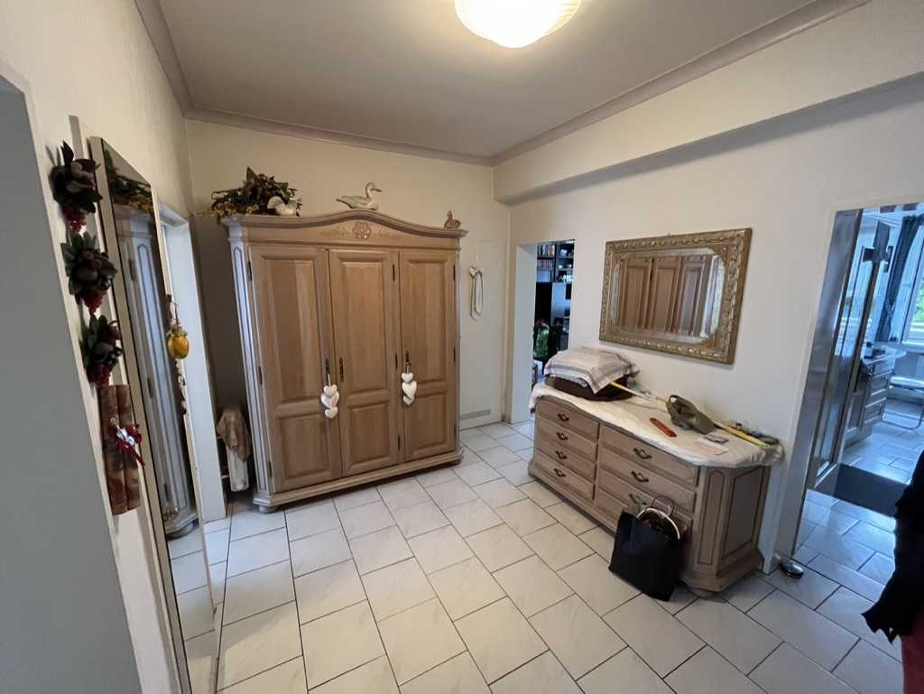 Wohnung zur Miete 700 € 3 Zimmer 89,4 m²<br/>Wohnfläche ab sofort<br/>Verfügbarkeit Schützenstrasse Südstadt 43 Hilden 40723