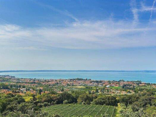 Haus zur Miete 5 Zimmer 150 m² 300 m² Grundstück Bardolino 37011