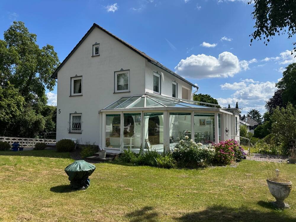 Modernes Wohnhaus mit Wintergarten und zwei Garagen zentral in Kassels bevorzugter Lage – Kassel / Brasselsberg – Vorschaubild 2