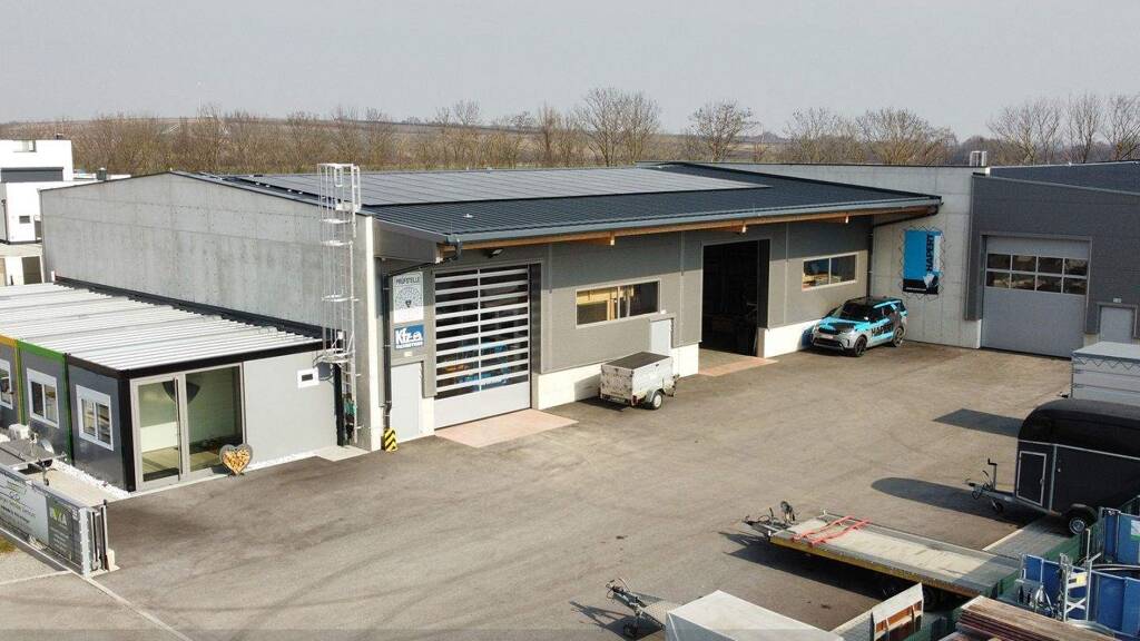 Lagerhalle zum Kauf 2.399.900 € 1.305 m² Lagerfläche Sooß 2504