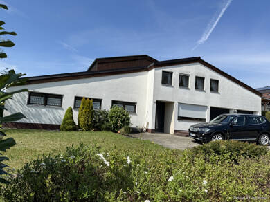 Einfamilienhaus zum Kauf 649.000 € 7 Zimmer 206,6 m² 1.000 m² Grundstück Deggendorf Deggendorf 94469