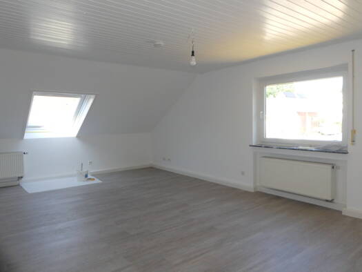 Wohnung zur Miete 850 € 2 Zimmer 70 m² Dachgeschoss Geisingen Freiberg am Neckar 71691
