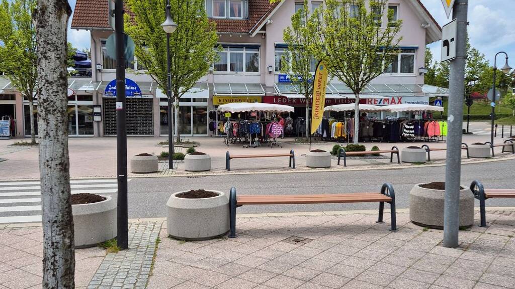 Verkaufsfläche zur Miete 1.200 € 90 m² Verkaufsfläche Seestrasse Titisee Titisee-Neustadt 79822