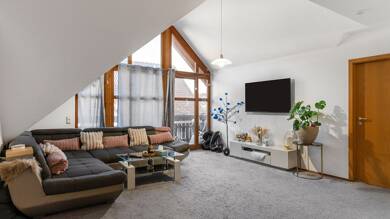 Studio zur Miete 500 € 2 Zimmer 54 m² Geschoss 3/3 frei ab 01.09.2025 Aldingen Aldingen 78554