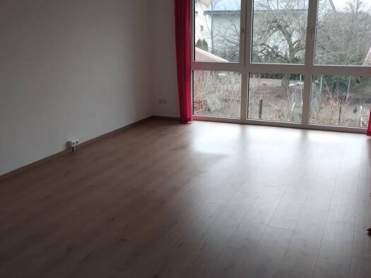 Wohnung zur Miete 615 € 2 Zimmer 61 m² Geschoss 1/2 frei ab 01.11.2025 Dr.-Begger-Straße 3 Wallersdorf 94522