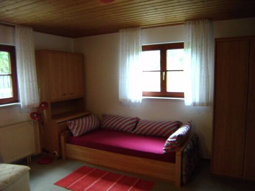 Wohnung zur Miete 470 € 1 Zimmer 25 m² 1. Geschoss frei ab sofort Illertissen 89257