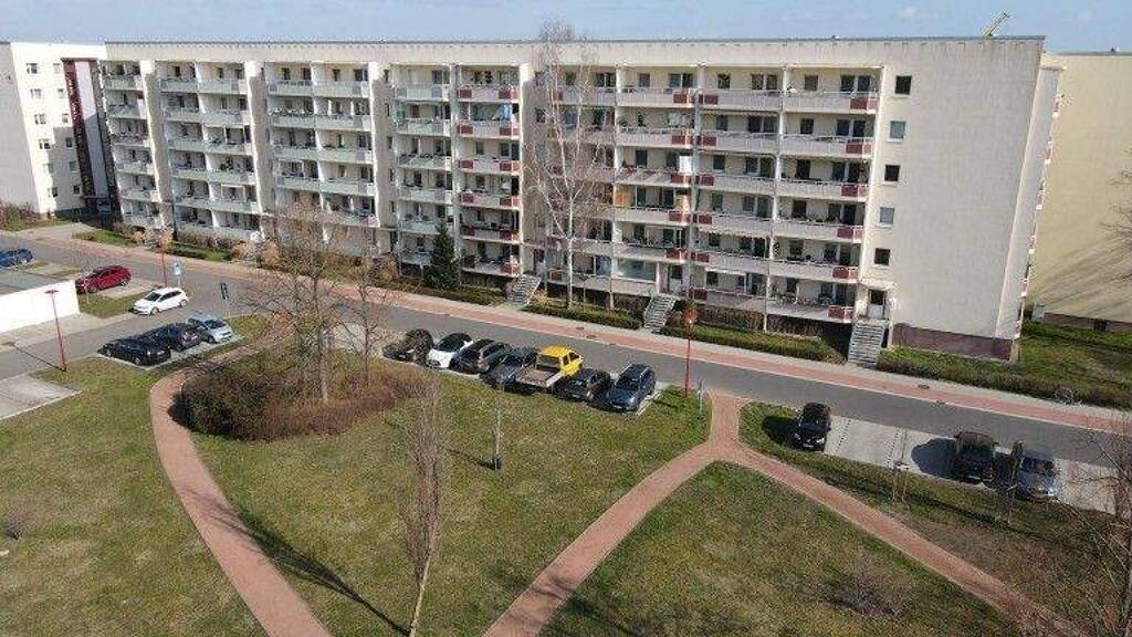 Wohnung zur Miete 399 € 3 Zimmer 69,3 m² 4. Geschoss frei ab 01.05.2026 Bruno-Taut-Ring 18 Neu Olvenstedt Magdeburg 39130