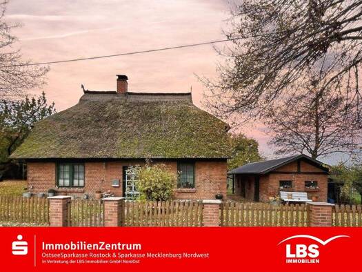 Einfamilienhaus zum Kauf 250.000 € 5 Zimmer 135 m² 1.376 m² Grundstück Neuendorf Neuburg 23974