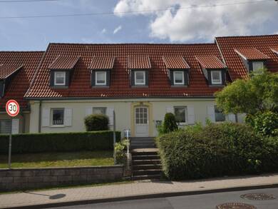 Haus zur Miete 875 € 4 Zimmer 92 m² 352 m² Grundstück Suhl Suhl 98529