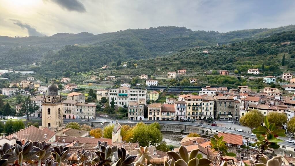 Stadthaus zum Kauf 195.000 € 5 Zimmer 122 m² frei ab sofort Via Cima 11 Dolceacqua 18035