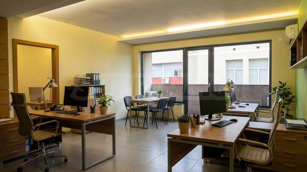Bürofläche zum Kauf 325.000 € 4 Zimmer Plovdiv