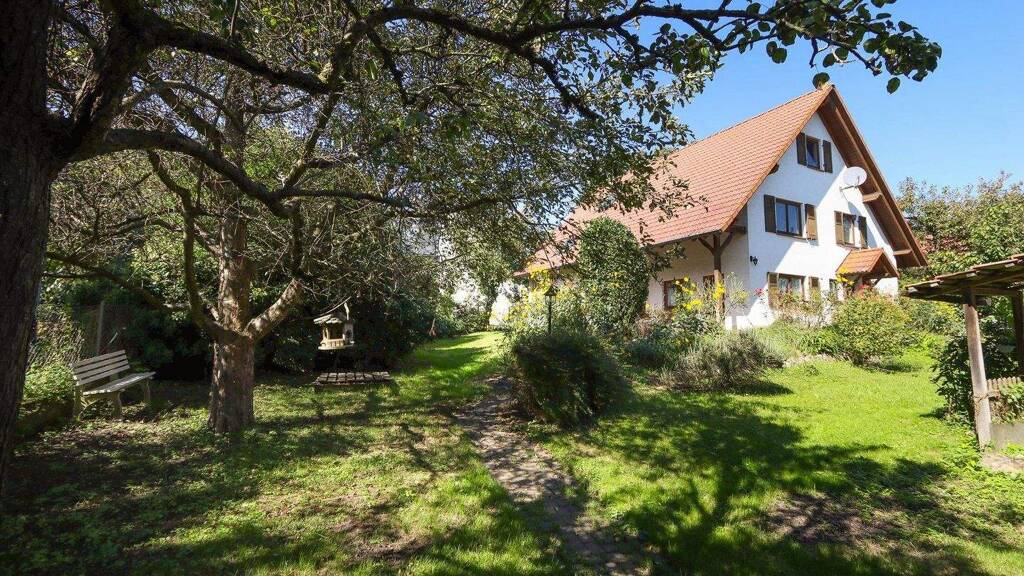Einfamilienhaus zum Kauf provisionsfrei 1.800.000 € 11 Zimmer 296 m² 1.073 m² Grundstück Munzingen Freiburg 79112
