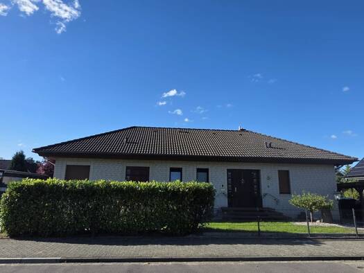 Haus zum Kauf als Kapitalanlage geeignet 525.000 € 7 Zimmer 167 m² 1.179 m² Grundstück Nortorf 24589