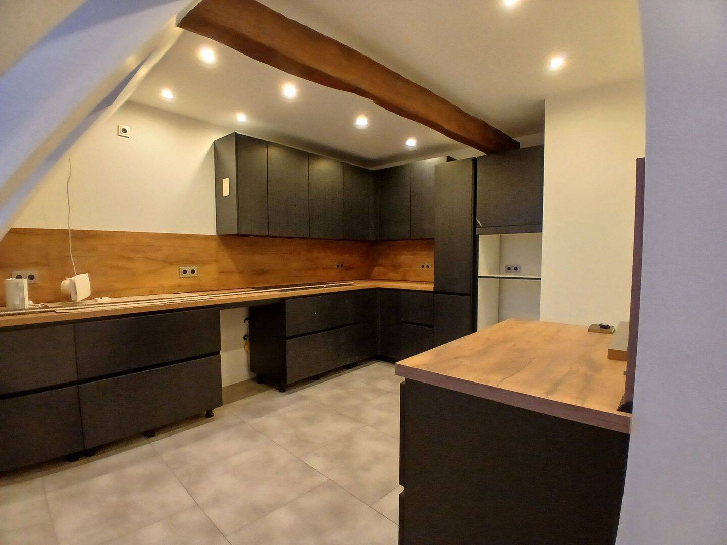 Immobilie in Wolfhagen - Sanierte, helle & moderne Maisonette-Wohnung, in 2 Wohnungen aufteilbar! Fußbodenheizg.! Balkon& Einbauküche, Innenstadt* - Bild 2