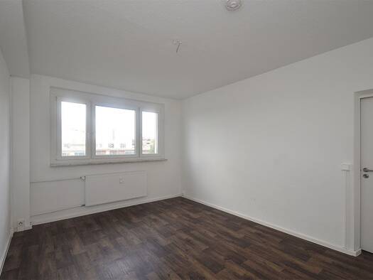 Wohnung zur Miete 364 € 2 Zimmer 48,2 m² 3. Geschoss frei ab 01.12.2026 Saalberg 13 Innenstadt Halle (Saale) 06110
