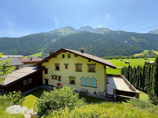 Mehrfamilienhaus zum Kauf 1.100.000 € 12 Zimmer 1.279 m² Grundstück Schnann 6574