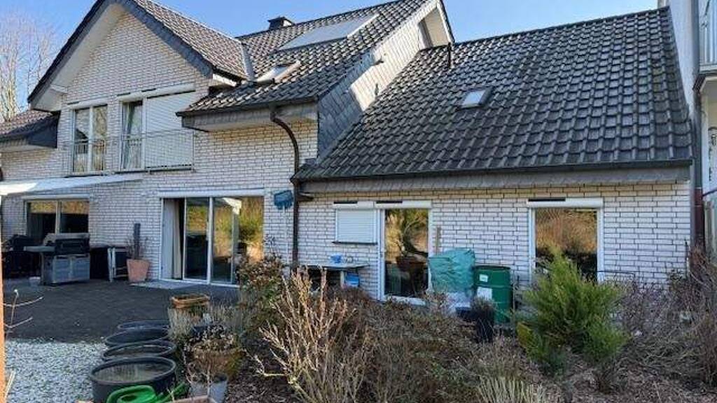 Einfamilienhaus zum Kauf 795.000 € 7,5 Zimmer 221 m² 1.078 m² Grundstück frei ab 30.11.2026 Germanenstraße 15 Elsen Paderborn 33106