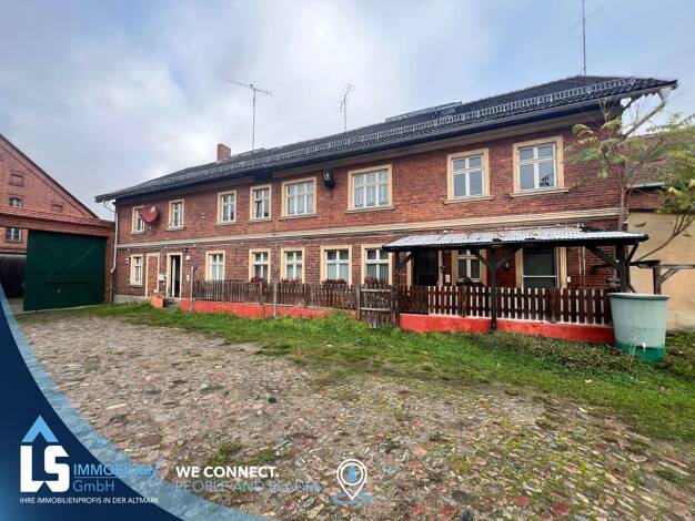 Mehrfamilienhaus zum Kauf als Kapitalanlage geeignet 230.000 € 377,3 m² 3.467 m² Grundstück Heeren Stendal 39576