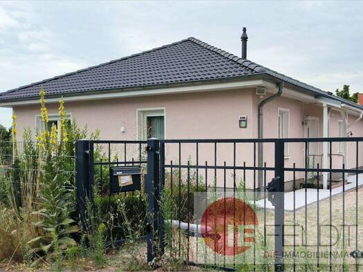 Bungalow zum Kauf 438.000 € 3 Zimmer 100 m² 525 m² Grundstück Zeestow Brieselang / Zeestow 14656