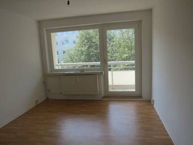 Wohnung zur Miete 255 € 2 Zimmer 42 m² 3. Geschoss frei ab 15.08.2025 Lindemannstraße 14 West Gotha 99867