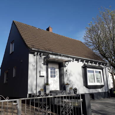 Einfamilienhaus zum Kauf 228.000 € 5 Zimmer 92 m² 205 m² Grundstück frei ab 01.06.2025 Heide Heide 25746