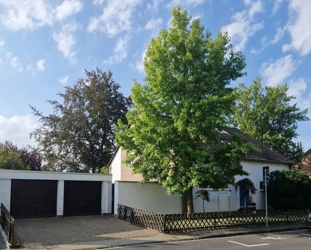 Einfamilienhaus zum Kauf provisionsfrei 595.000 € 8 Zimmer 245 m² 1.079 m² Grundstück Gutenbergstr. 12 Euskirchen Euskirchen 53879