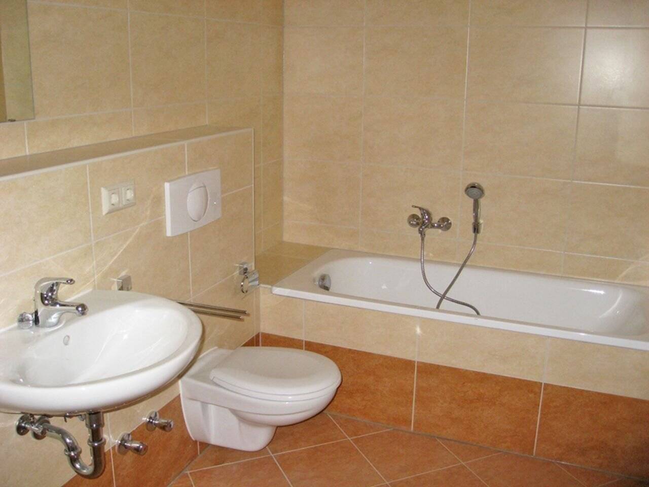 Property thumbnail 6