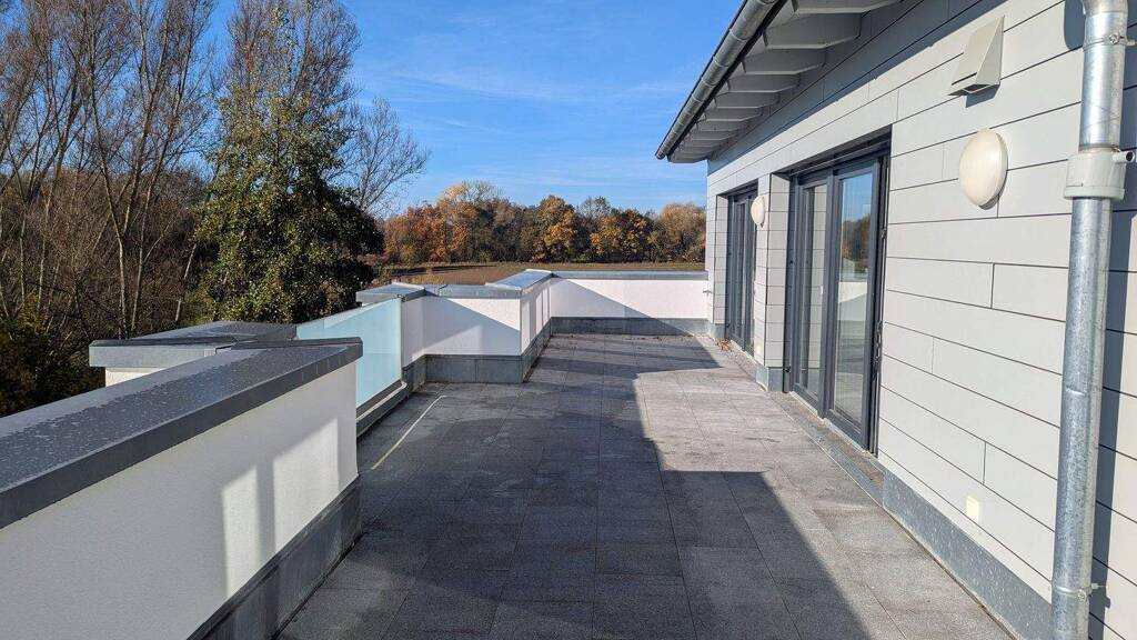 Unverbaubare Aussicht! Moderne Penthouse Wohnung mit großer Dachterrasse!