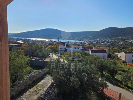 Villa zum Kauf 360.000 € 4 Zimmer 198 m² 459 m² Grundstück Vinišće 21222