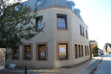 Wohn- und Geschäftshaus zum Kauf als Kapitalanlage geeignet 260.000 € 5,5 Zimmer 274 m² 385 m² Grundstück Hohenwestedt 24594