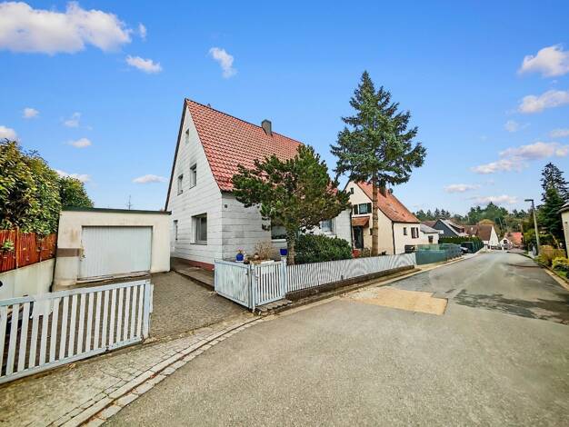 Einfamilienhaus zum Kauf 489.000 € 8 Zimmer 190 m² 783 m² Grundstück frei ab 30.09.2026 Heroldsberg Heroldsberg 90562