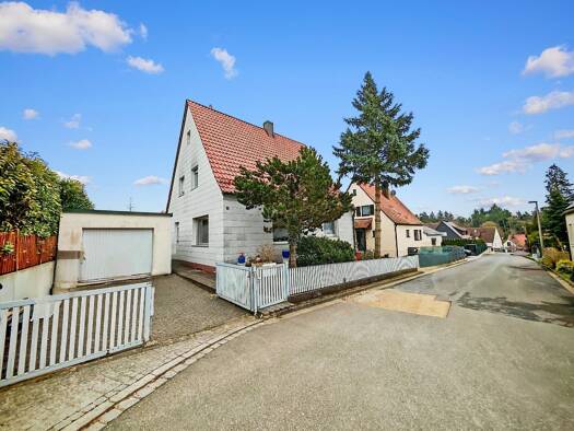 Einfamilienhaus zum Kauf 535.000 € 8 Zimmer 190 m² 783 m² Grundstück frei ab 30.09.2026 Heroldsberg 90562