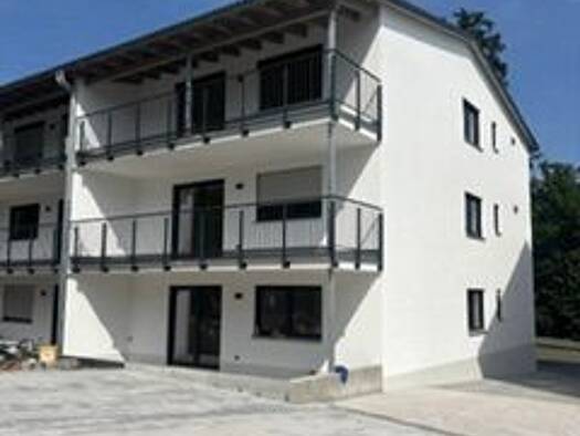 Wohnung zur Miete 1.050 € 3 Zimmer 87 m² Geschoss 1/2 frei ab sofort Fronberg Schwandorf 92421