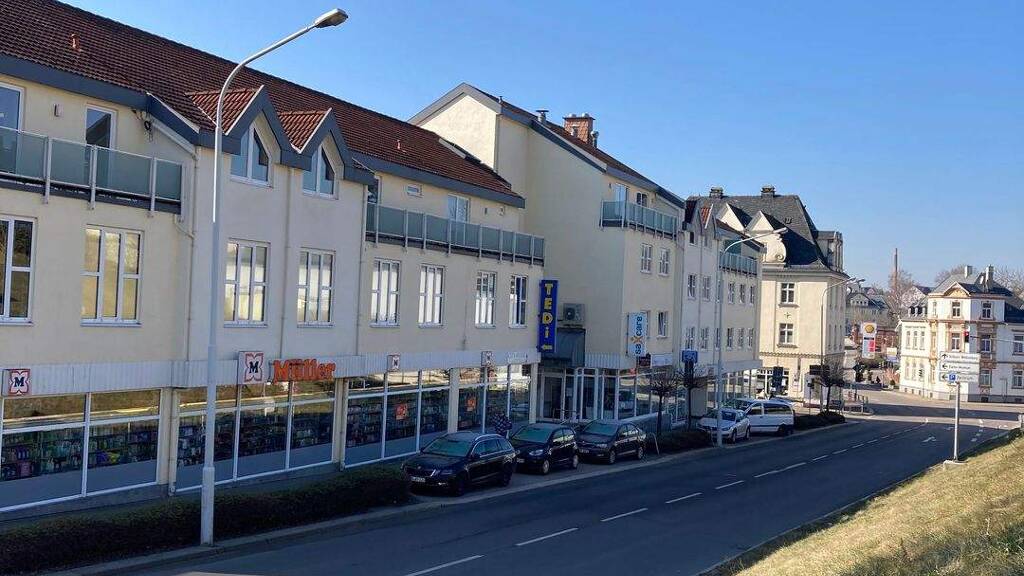 Wohnung zur Miete 850 € 5 Zimmer 141,6 m² 2. Geschoss frei ab sofort Limbach-Oberfrohna 09212