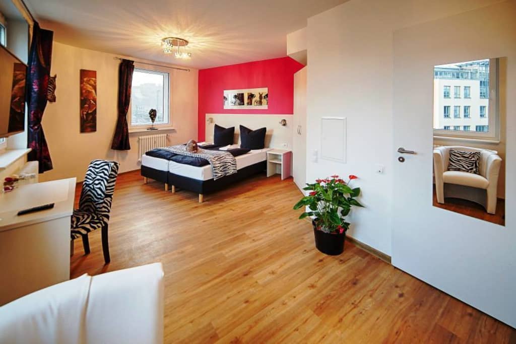 Wohnung zur Miete Wohnen auf Zeit 1.140 € 1 Zimmer 38 m²<br/>Wohnfläche ab sofort<br/>Verfügbarkeit Löhrstraße Mitte Koblenz 56068